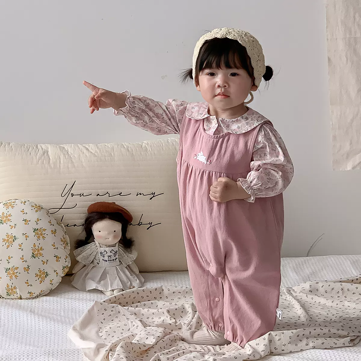 婴儿秋装衣服新生女宝宝背带裤洋气衬衫满月百天爬服春秋季两件套