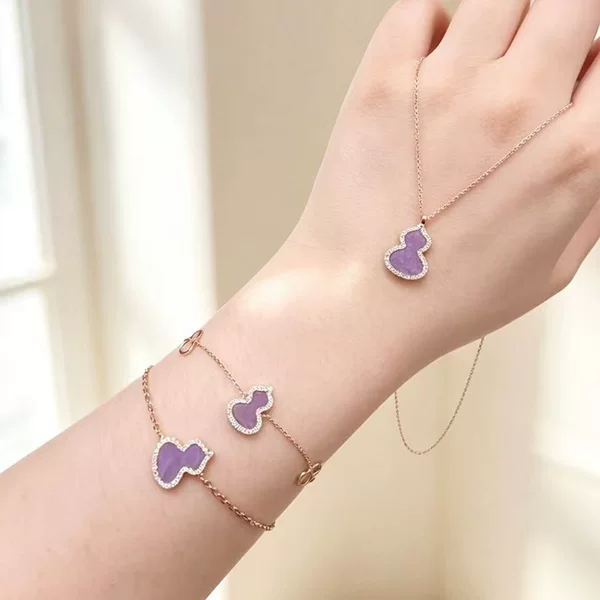 High-Quality V-Gold Electroplated Natural Mother-Of-Pearl Gourd Necklace for Women, Light Luxury, High-End Fashion, Ins-Style Clavicle Chain