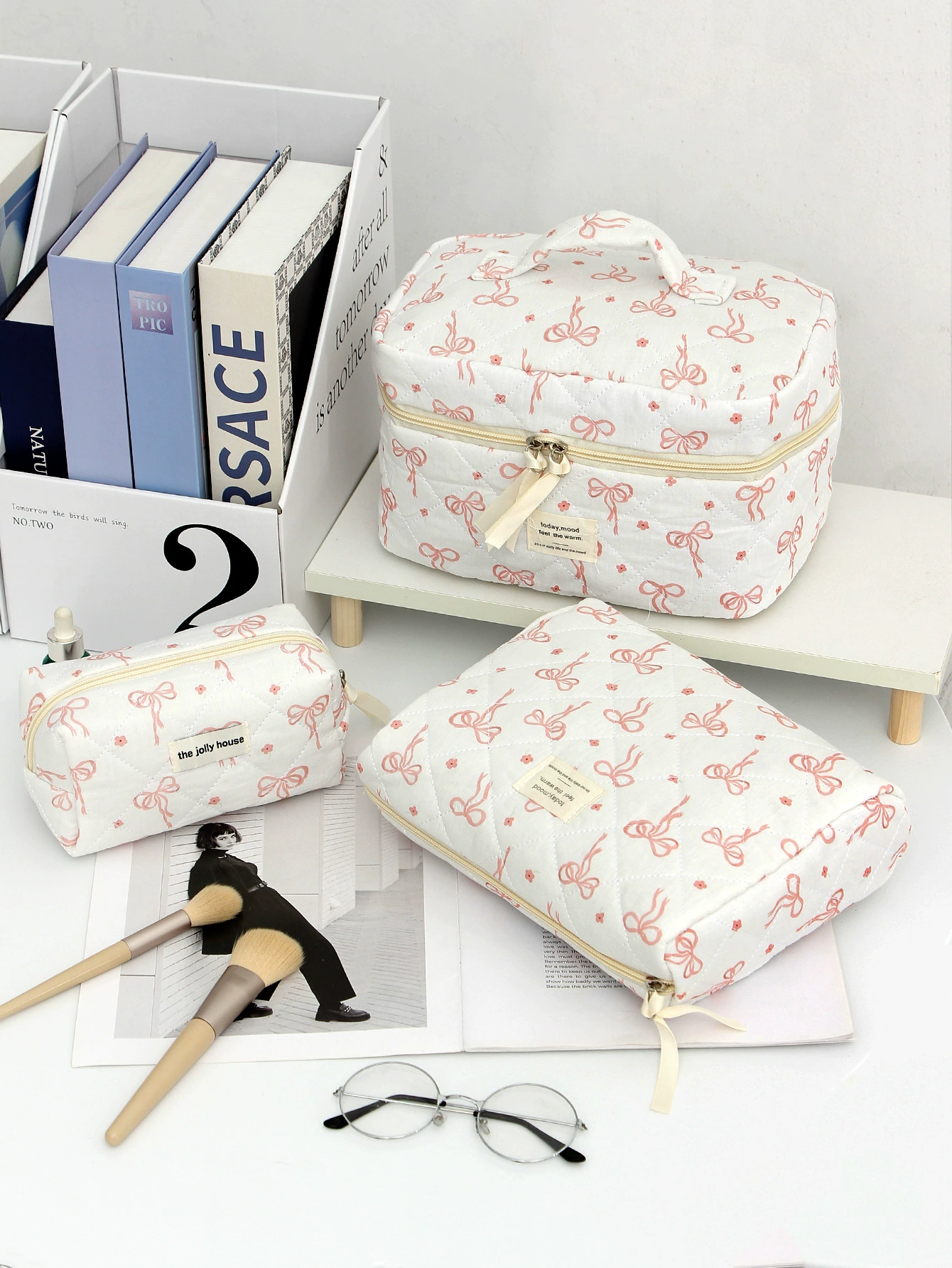 Handheld Cosmetic Bag, Korean Style, Bow Accent, Quilted Organizer, Multiple Sizes