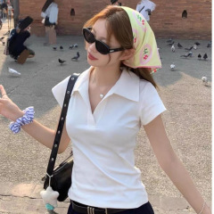 小衆polo襟半袖正肩白いtシャツ夏の新しい襟の甘いデザイン感のあるスリムな上着の女性