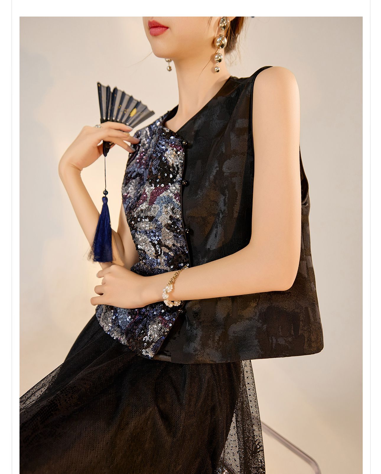 Áo vest nữ phong cách Trung Hoa mới 2026, thiết kế thêu sequin, chất rayon sang trọng — Đen, Màu huyền ảo, Xanh lam chi tiết 31