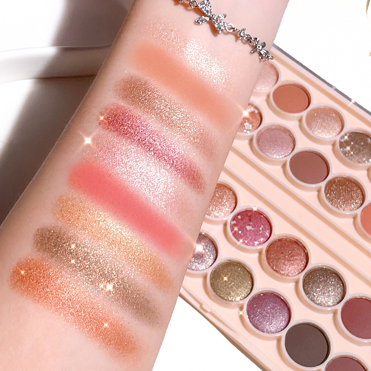 Placa de sombra de ojos de 34 colores mate perla brillante con maquillaje multifuncional en una placa de maquillaje de color transfronterizo europea y americana image 4