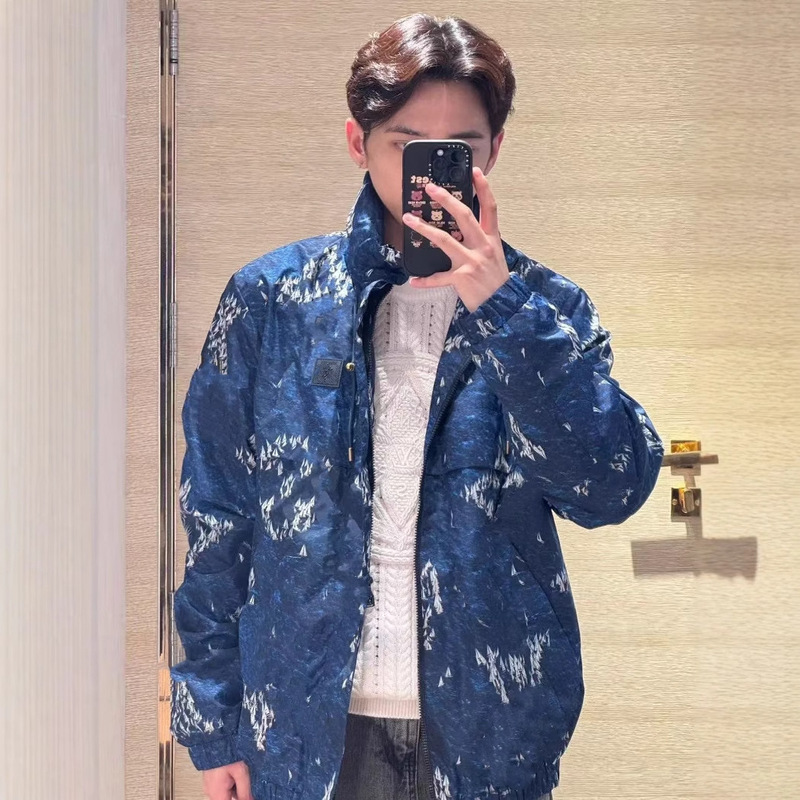 High-End Version of the Lv Sailing Logo Printed Woven Hooded Windproof Zip-Up Jacket for Men and Women