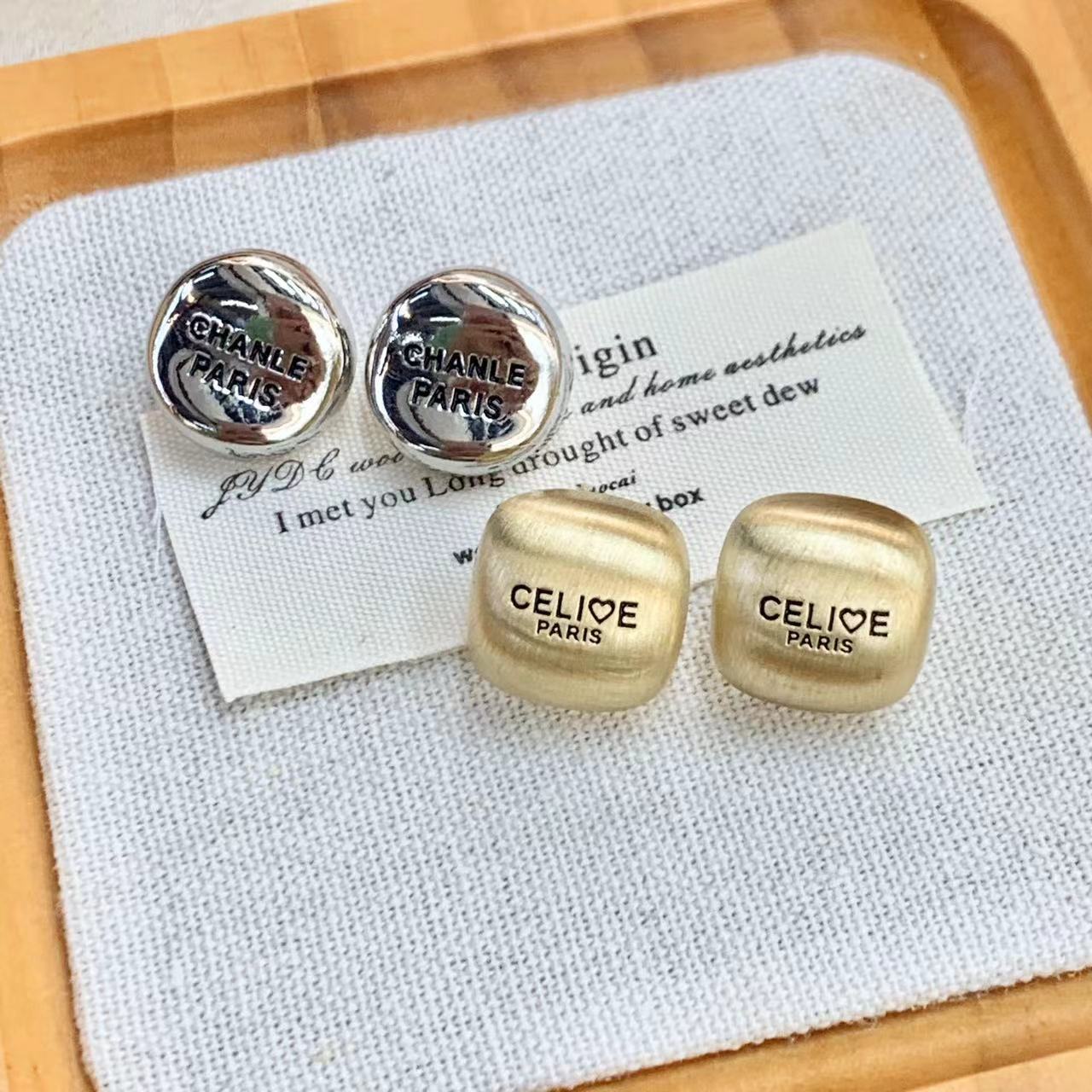 Retro elegant matte geometric earrings with letters