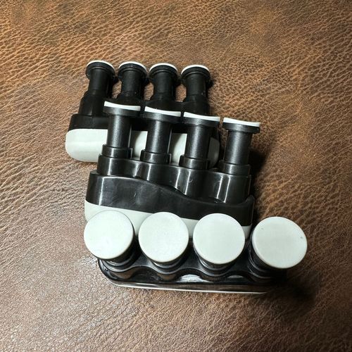 Guitar finger strength training device, piano finger strength training device, piano finger training device, guzheng finger training device, grip strength device, rehabilitation exercise