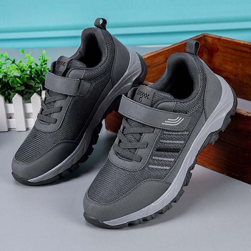 Spring old men's shoes 2024 new walking shoes soft bottom casual shoes old Beijing cloth shoes mom and dad sports Spring old men's shoes 2024 new walking shoes soft bottom casual shoes old Beijing cloth shoes mom and dad sports