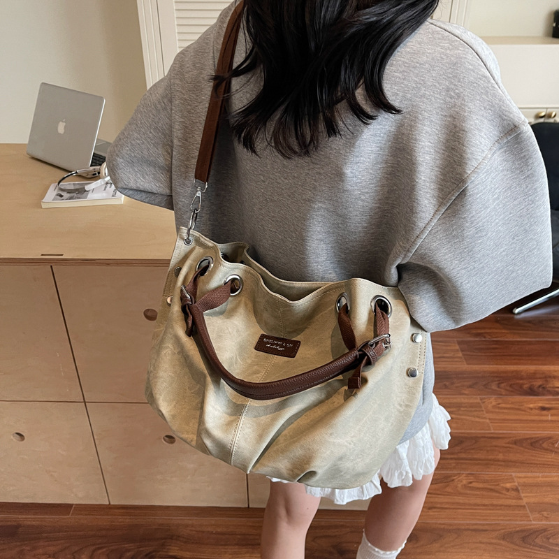 Bolso tote retro estilo Hong Kong 2025 verano nuevo estilo bolso de hombro de color de contraste de moda bolso de mensajero de gran capacidad mujer