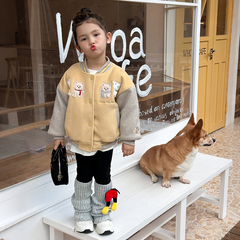 Xie Jin Mao ropa infantil de lana de niñas ropa de béisbol 25 otoño y invierno nuevo tipo de ropa de algodón de seda de olefin cálida para niños