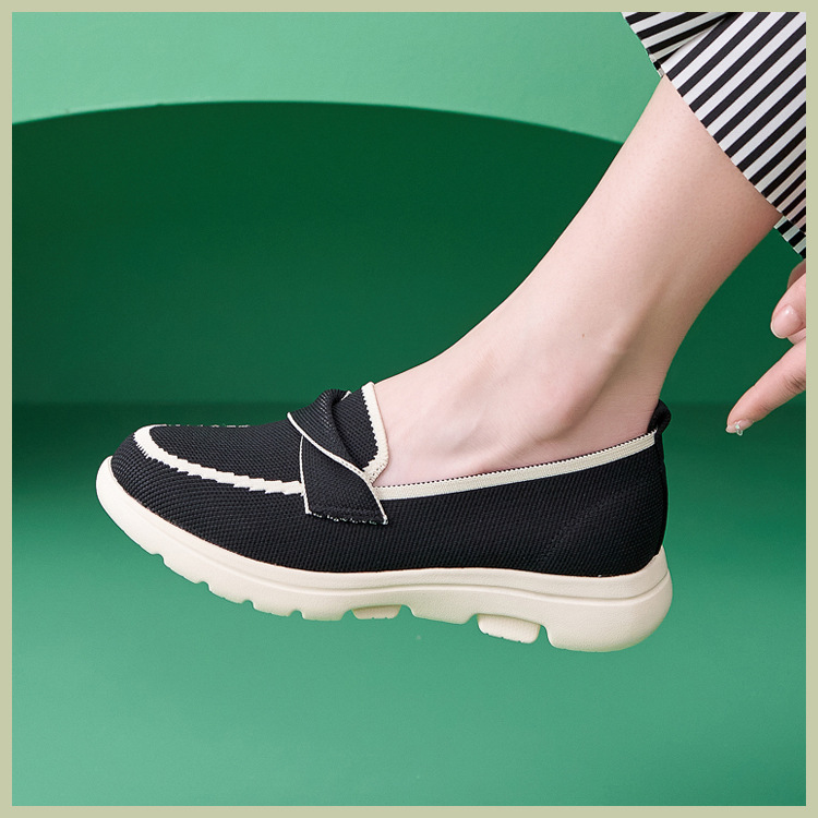 B888-2 Otoño Invierno 2025 Nuevos Zapatos de Mamá Antideslizantes Transpirables de Suela Suave con Bloques de Color para Mujer_voghion.com