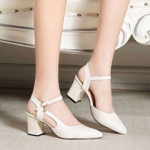 Hot-selling genuine soft leather women's single shoes, new chunky-heeled pointed-toe sandals, women's closed-toe versatile high-heeled shoes with strap buckles.