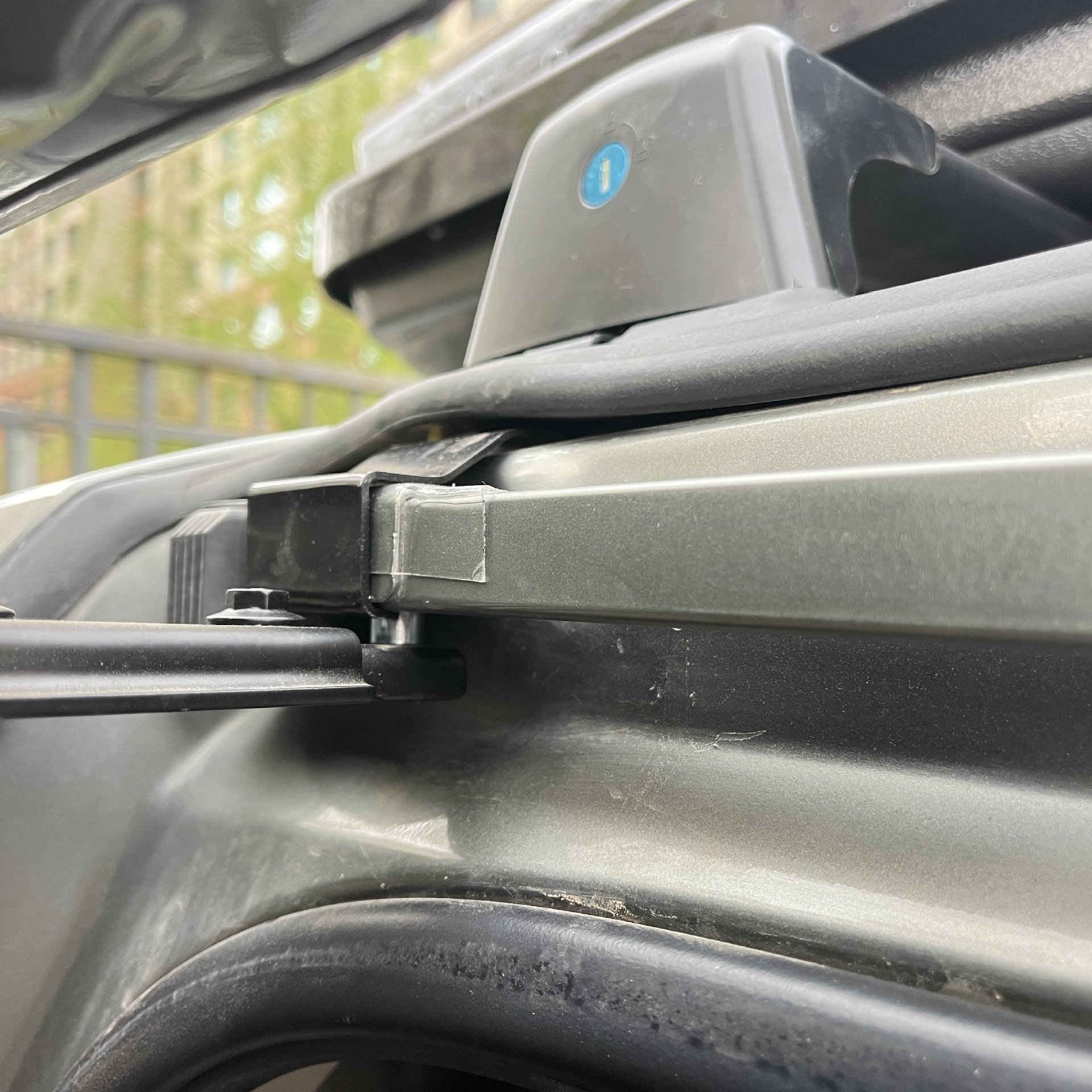 Suitable for Buick GL8 car roof luggage rack crossbar, thickened aluminum alloy load-bearing travel rack, specifically designed for the vehicle