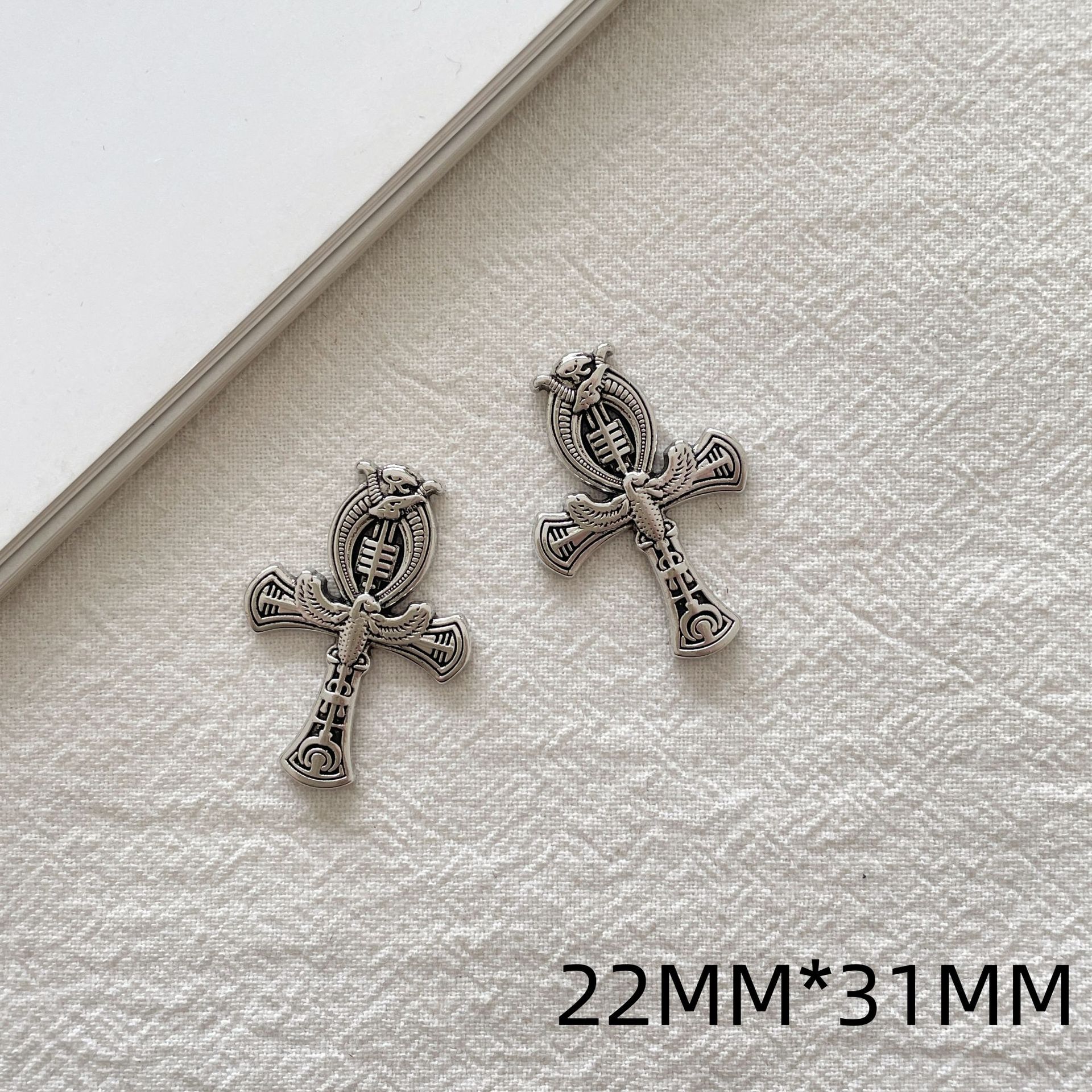 37 # 독수리 십자가