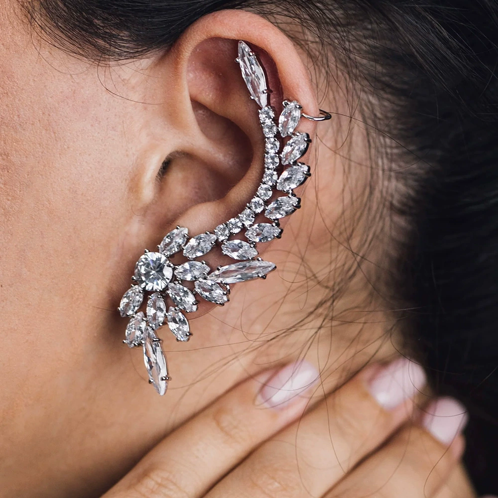 AliExpress горячие продажи серьги со стразами Висячие темпераментные асимметричные серьги простой модный Подиум европейские и американские ювелирные серьги