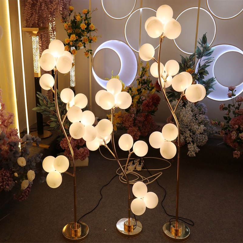 Algodón guía de carretera traje de tres piezas accesorios de boda decoración de hierro diseño de la escena del escenario bola luminosa artesanía guía de carretera