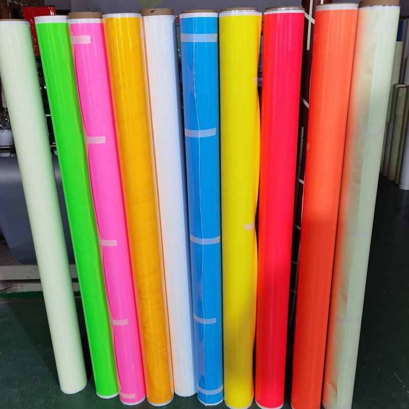 厂家批发彩色夜光膜PET蓝色蓄光膜绿色荧光贴纸红色自发光材料