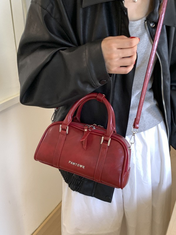 Bolsa de bolos de moda de alta humedad para mujeres 2025 nuevo bolso cuadrado transfronterizo versátil mochila de viaje