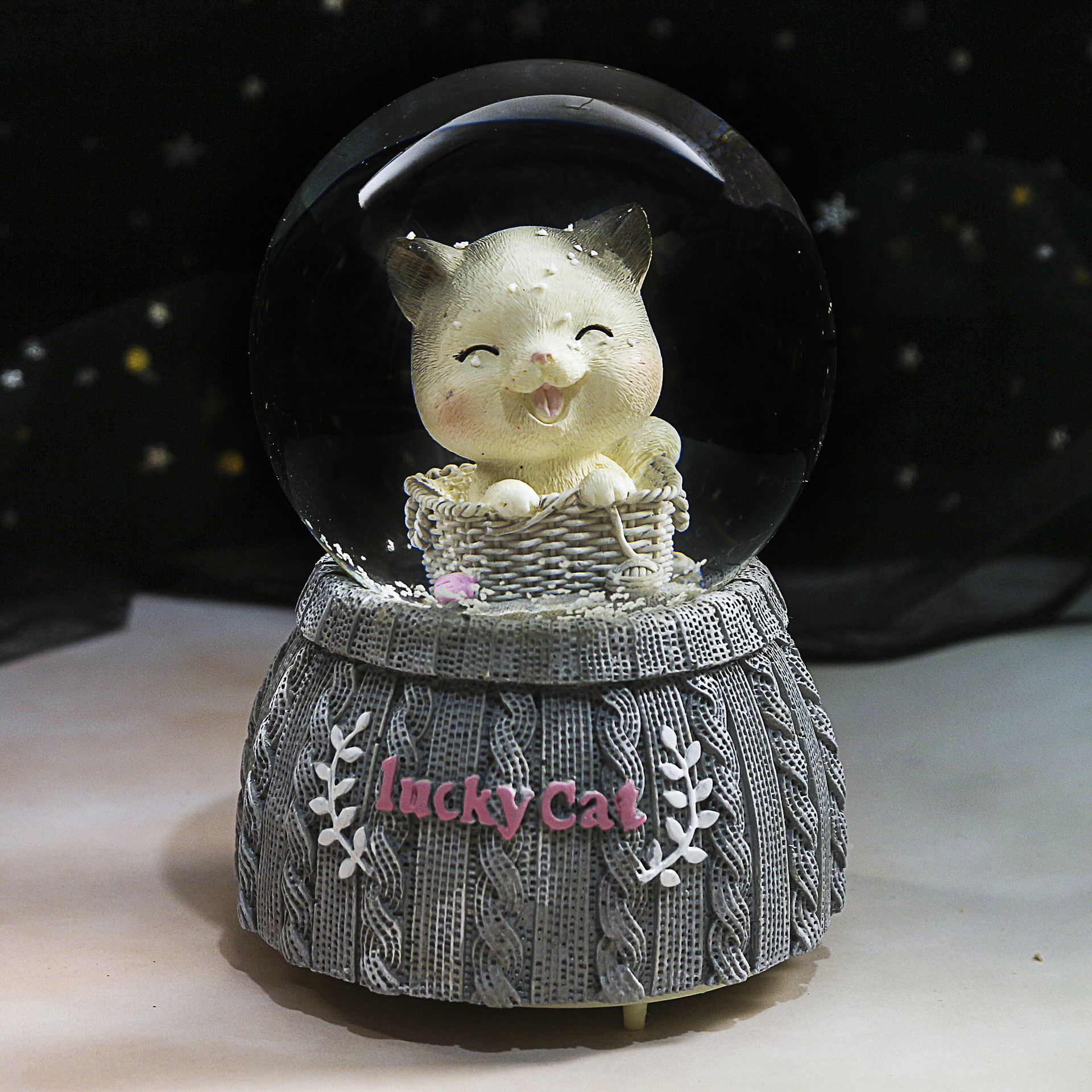 Nueva bola de cristal de mapache rosa pequeña, nieve, caja de música luminosa, luz nocturna, caja de música de regalo, artesanía de una pieza