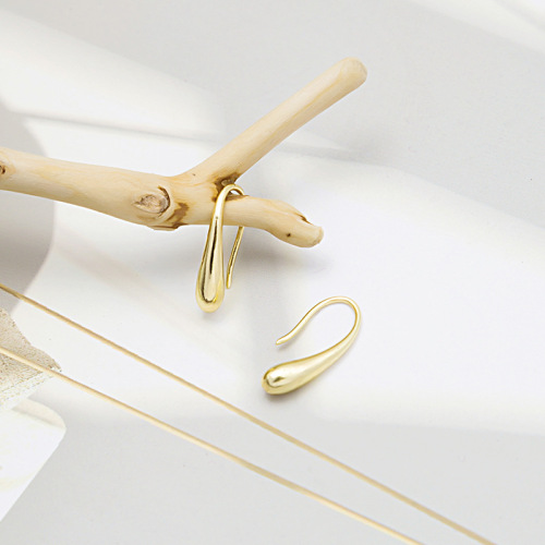 Korean cold style ins water drop gold design earrings Internet celebrity versatile, exquisite, compact and versatile Hong Kong style earrings