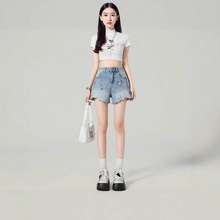 浅色碎花刺绣小个子牛仔短裤女2025年夏季新款高腰显瘦防走光