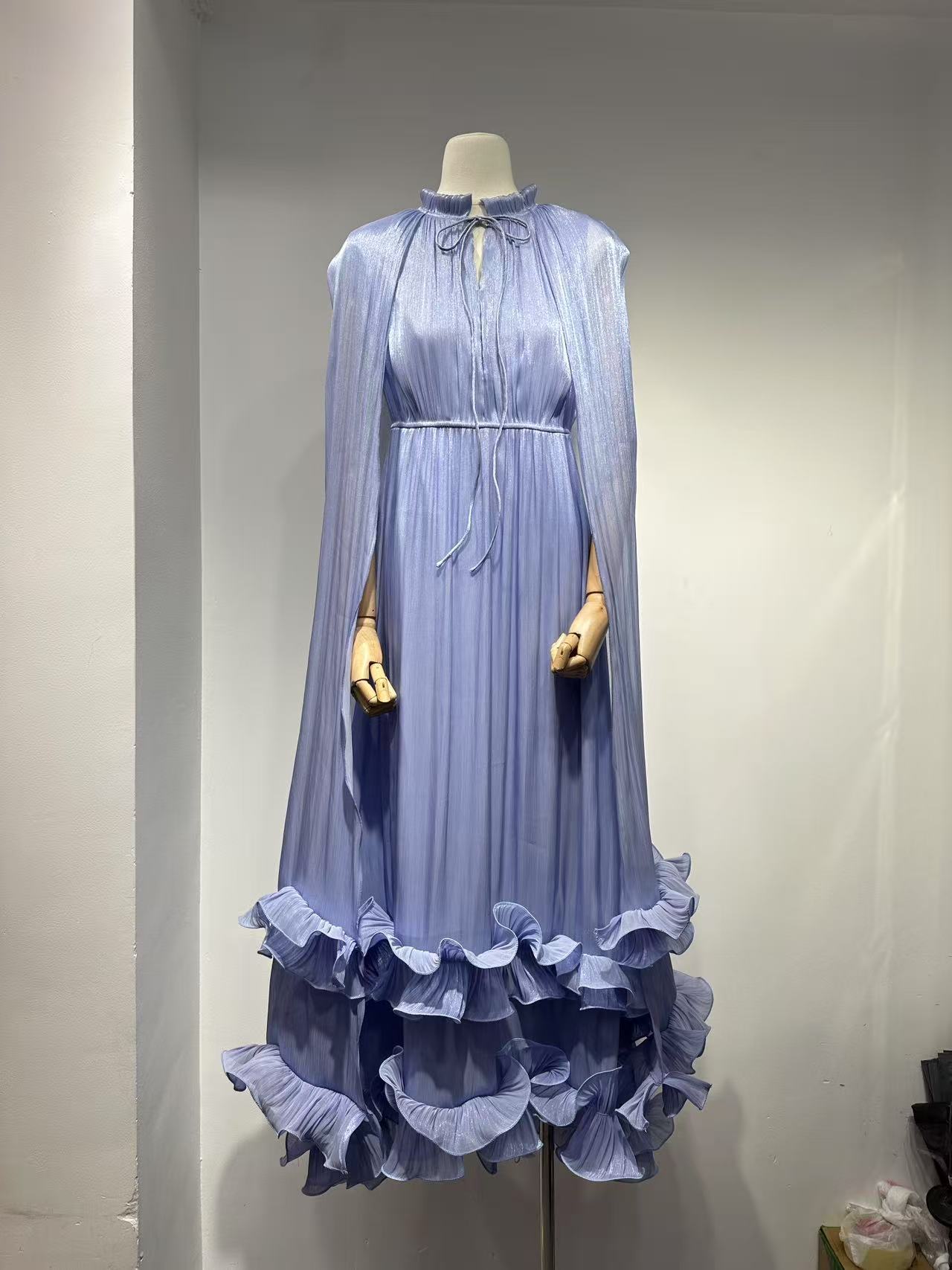 Australian-Inspired V-Neck Cape Flounce Maxi Dress – Double-Layer Hem Elegant Evening Gown (S-XL, Boho Bell Sleeves, High-Waist Palazzo Style)_ecoleips.com