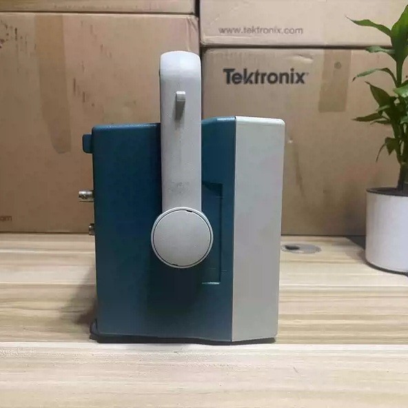 出售 回收 维修  TDS3014 TDS3014B数字荧光示波器 TDR-301A
