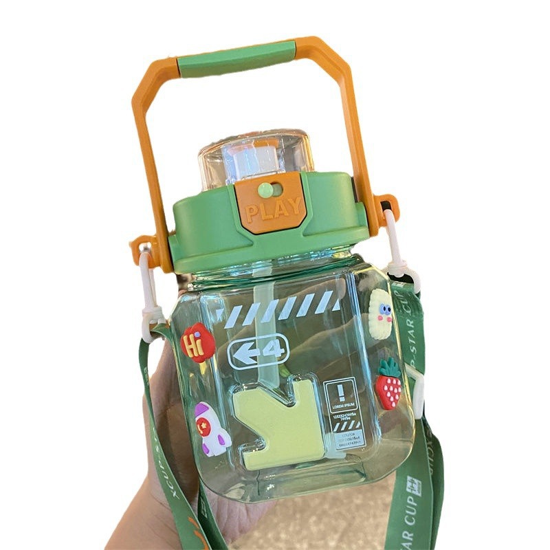 Verano niños de dibujos animados tazas de agua de plástico de gran capacidad lindas tazas portátiles tazas de paja deportivas al aire libre para hombres y mujeres