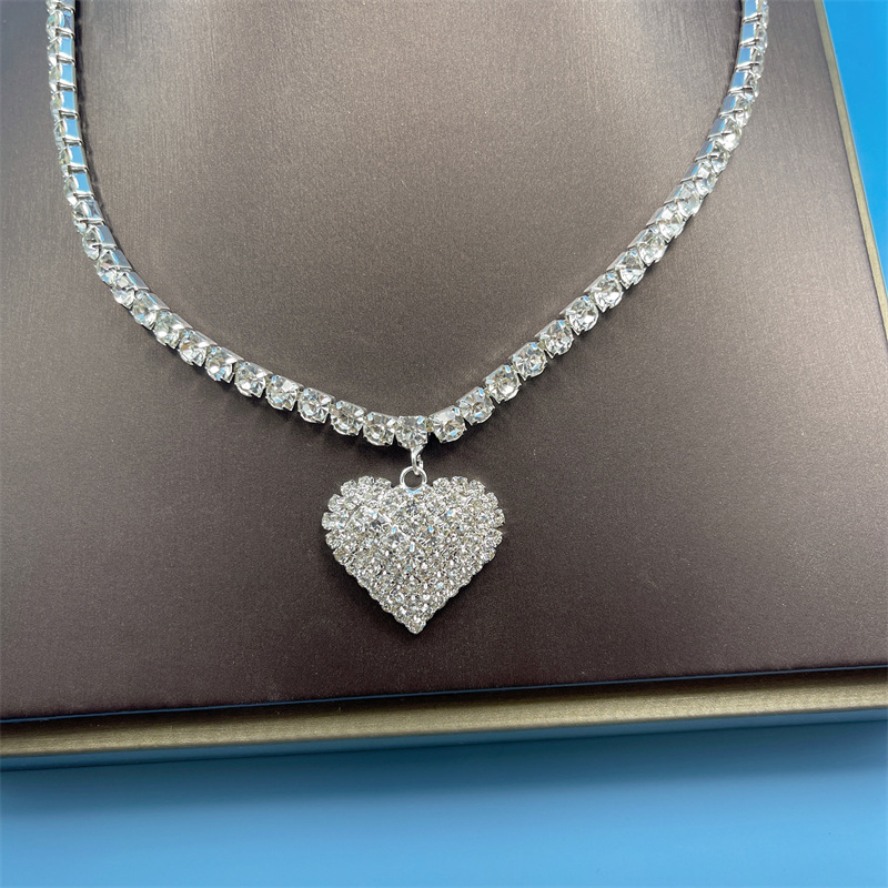 fashion classic simple bride wedding heart-shaped rhinestone necklace pendant