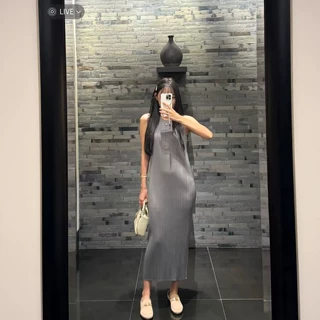 三宅风褶皱连衣裙女2026春新款修身显瘦无袖中长款气质灰色长裙