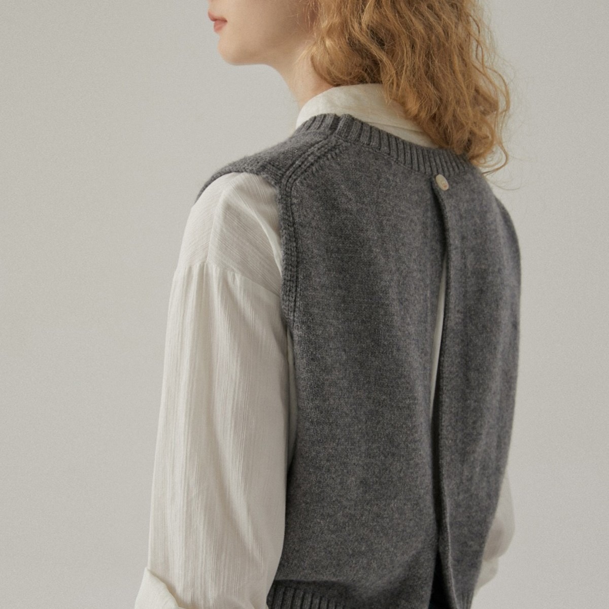 Merino Wool Knitted Vest Retro British Preppy Style Layered Top for Women to Wear Inside and Outside 2025 Spring