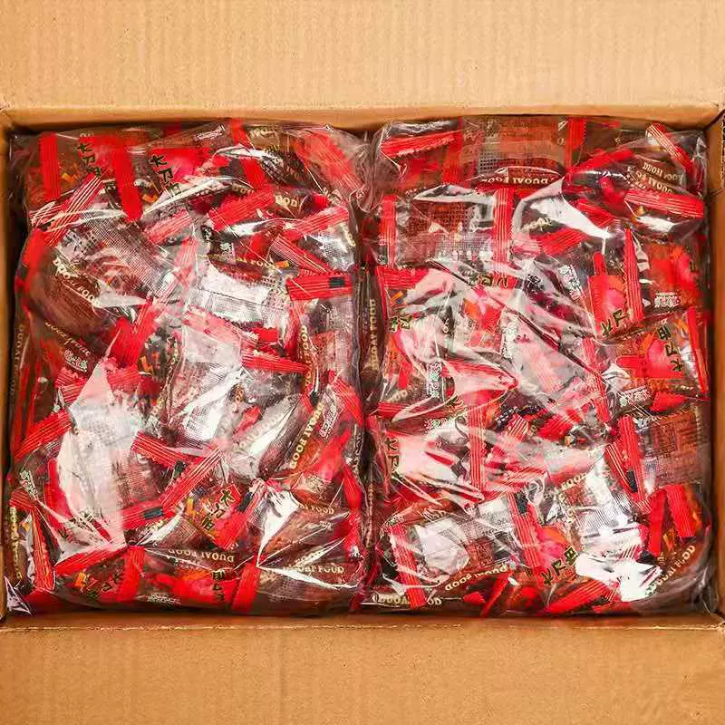 大刀肉辣条儿时辣味小吃怀旧小零食麻辣素肉吃的食品儿时辣条批发