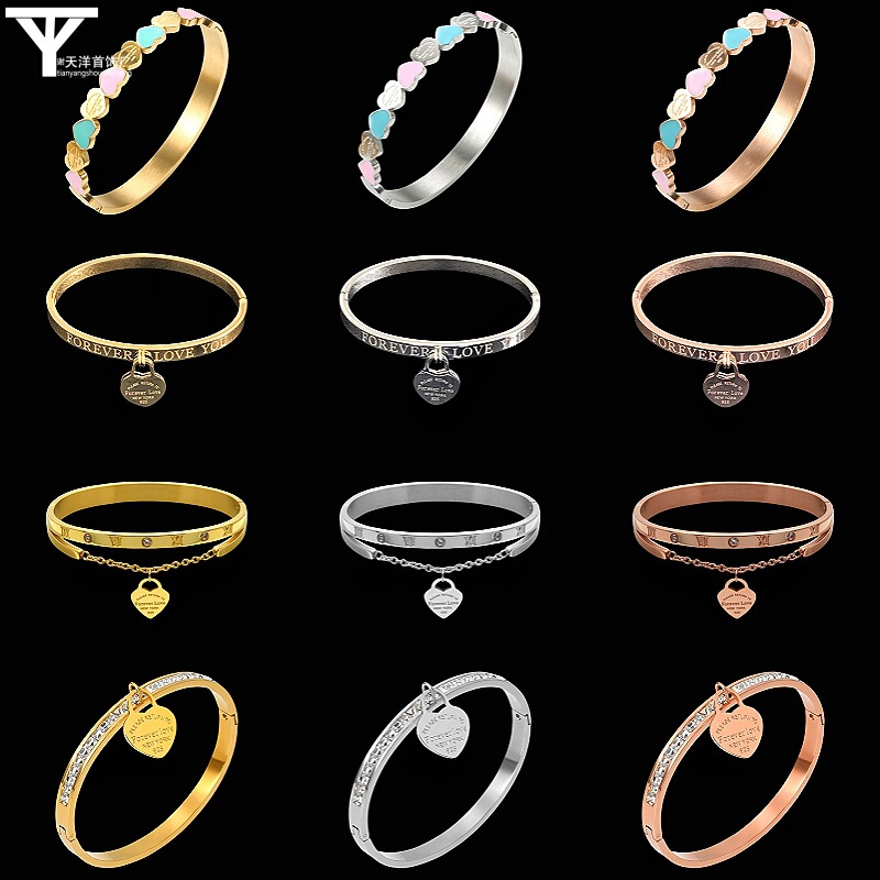 New Fashionable Three-Color Heart-Shaped Bracelet Titanium Steel Plated 18K Gold Preppy Style Women's Bracelet Stainless Steel Jewelry Wholesale