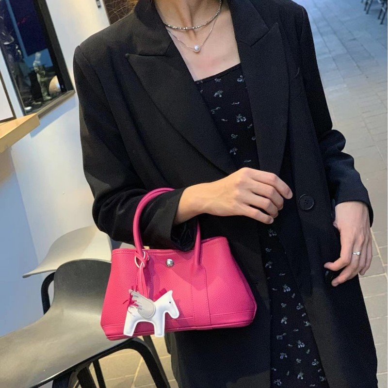 2025 新しいクロスボディミニガーデンバッグファッションギフトポニーペンダント多用途女性のハンドバッグショルダーケリーバッグ|undefined
