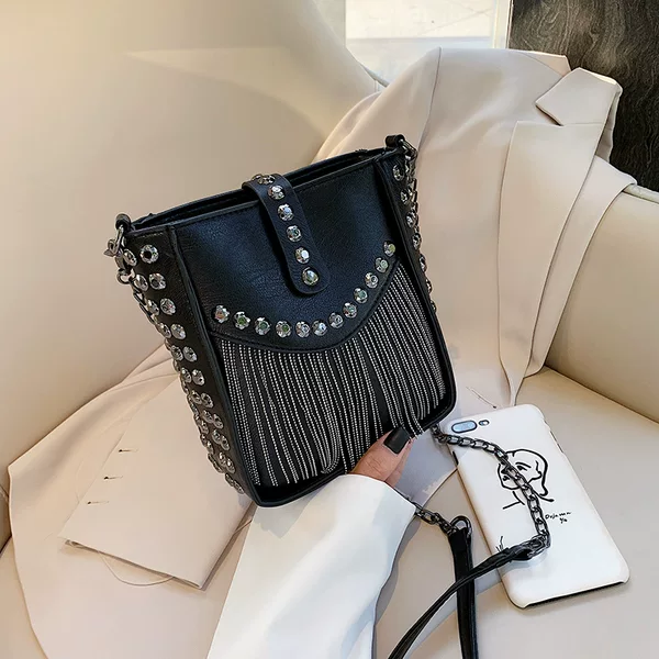 High-Looking Tassel Trendyy Fashion Casual Shoulder Bag Chain Rivet Mobile Phone Small Bag Autumn and Winter Outing Crossbody Bag