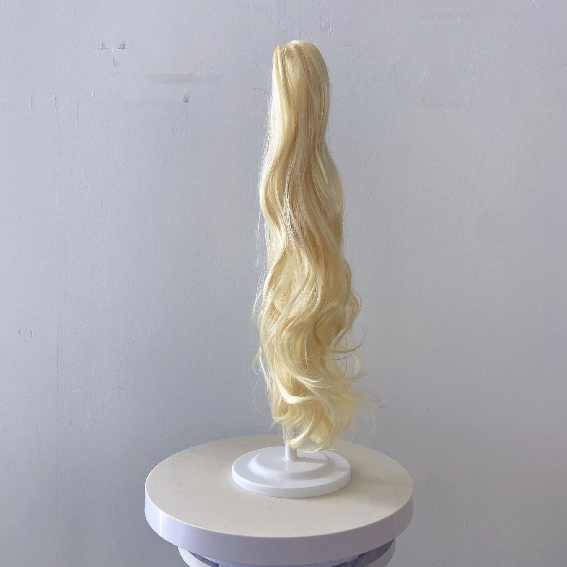 Cola de caballo larga y rizada para mujer, con pinzas, extensiones de cabello sintético dorado._voghion.com