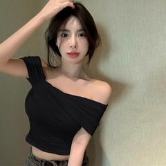 一字肩黑色夏季T恤女短袖2023年新款高級感辣妹緊身短款上衣別致