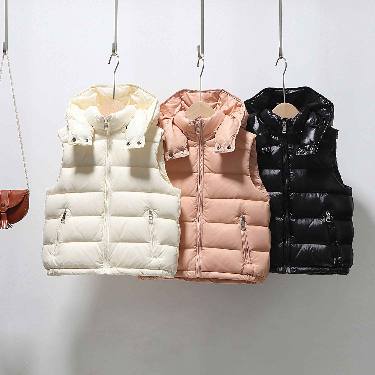 Children's Short Hooded down Vest 2026 Autumn and Winter Boys and Girls 90% down Vest Baby Sleeveless Jacket