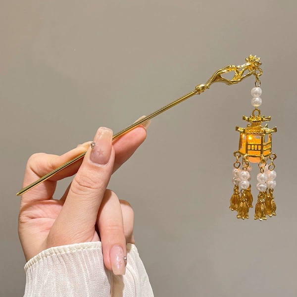 Chinese hairpin, flashlight