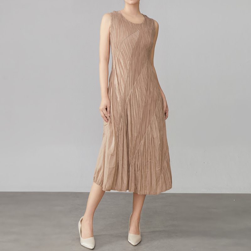 Miyake Design Sense Stitching dress Women's Summer New Loose Slimming Socialite Elegant Round Neck Sleeveless Pleated Skirt