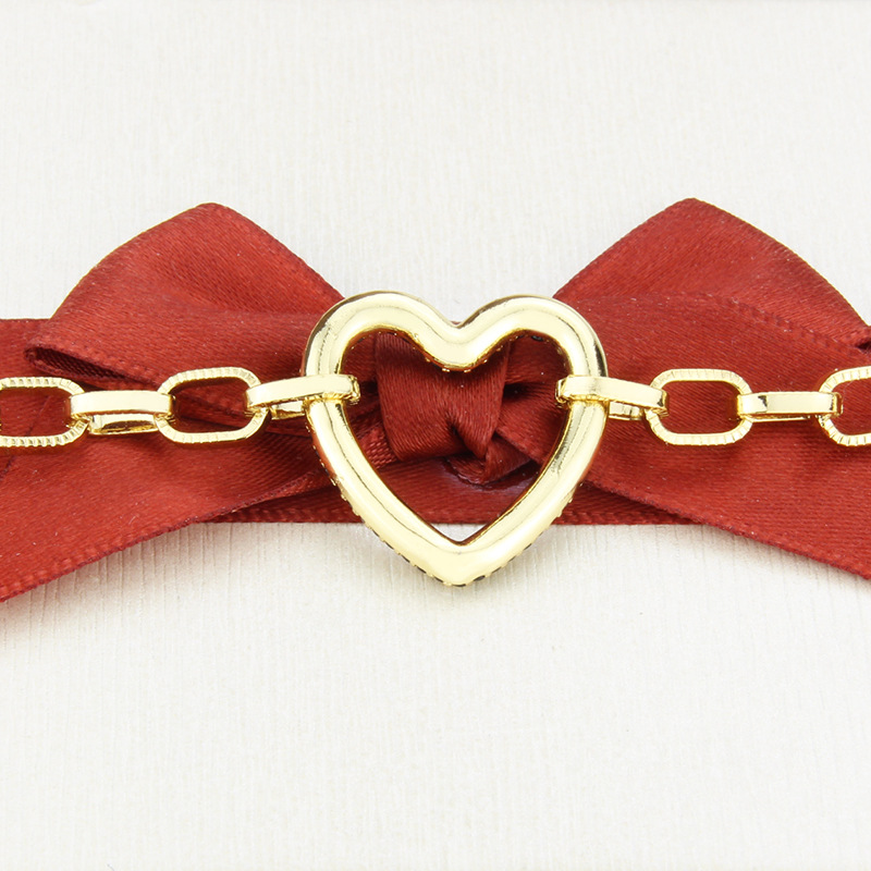 simple diamond heart-shaped bracelet