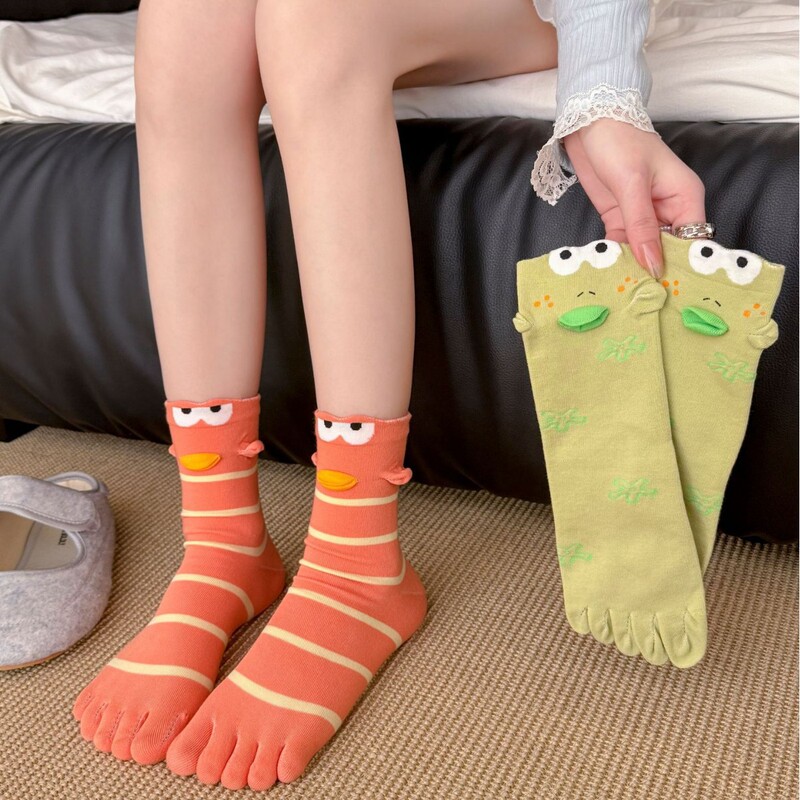 Bikini Bottom Clownfish Five-Toe Socks Pure Cotton Mid-Calf Socks for Women Spring and Autumn 3D Cartoon Cute Seamless Toe Socks Bikini Bottom Clownfish Five-Toe Socks Pure Cotton Mid-Calf Socks for Women Spring and Autumn 3D Cartoon Cute Seamless Toe Socks
