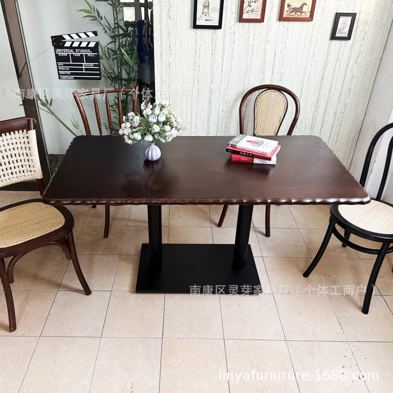 Mesas y sillas cuadradas de madera maciza retro americana combinación cafetería tienda de té con leche tienda de postres restaurante occidental barra de limpieza mesa comercial