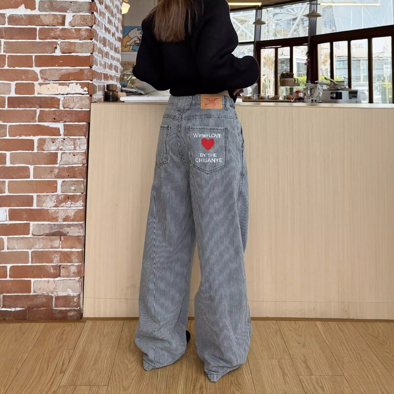 Gray Striped Wide-Leg Jeans for Women, Loose Straight-Cut with a Vintage American Style, New Embroidered Floor-Length Pants for Spring and Autumn Gray Striped Wide-Leg Jeans for Women, Loose Straight-Cut with a Vintage American Style, New Embroidered Floor-Length Pants for Spring and Autumn