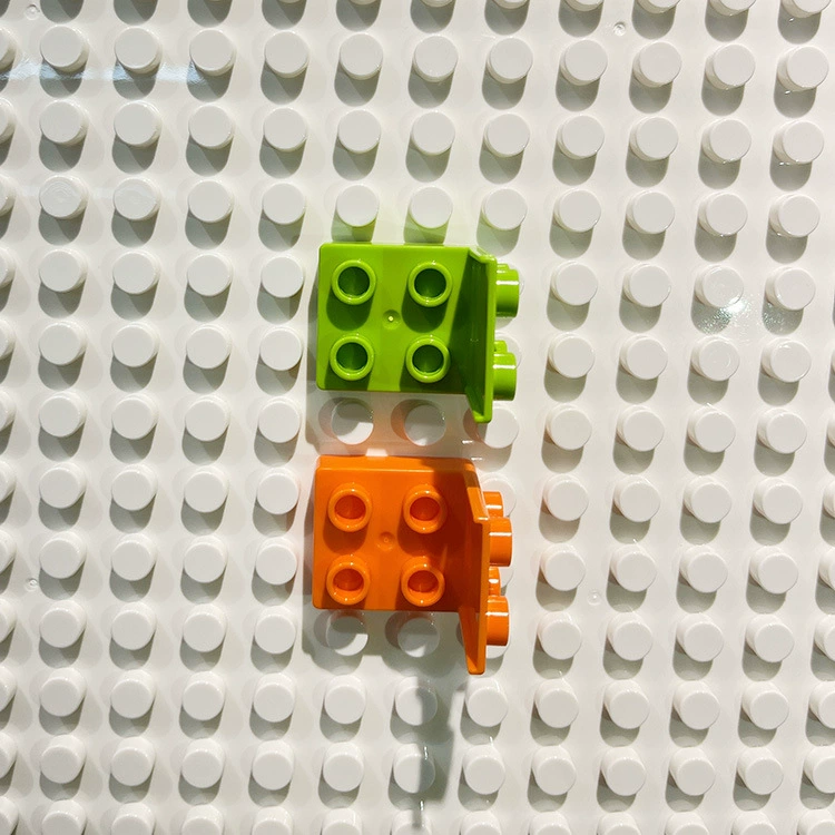 Children's bulk building block wall converter compatible with Lego building blocks large particles 4-hole conversion head educational toys wholesale