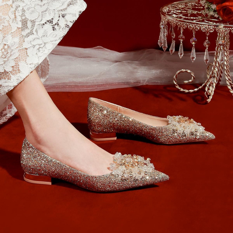 Crystal flat-bottomed wedding shoes, gold sequin bridal shoes for women, suitable for both traditional Chinese wedding dresses and regular wear, autumn wedding shoes Crystal flat-bottomed wedding shoes, gold sequin bridal shoes for women, suitable for both traditional Chinese wedding dresses and regular wear, autumn wedding shoes