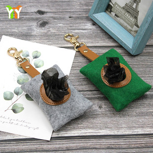 Creative felt toilet bag for walking dogs portable dog toilet bag pet garbage distribution bag bag hanging ornaments
