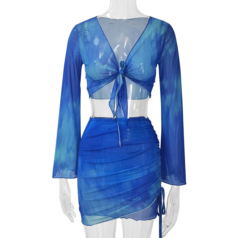 Tweedelig set met rok en top met veters en tie-dye print_voghion.com