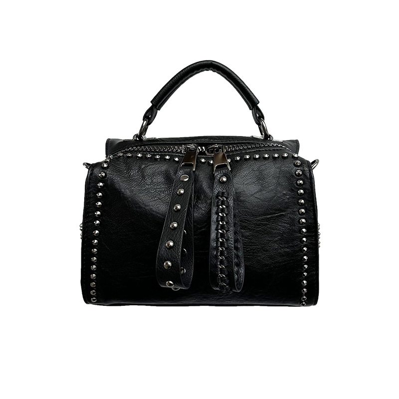 Borsa a tracolla da donna con borchie stile giapponese_voghion.com