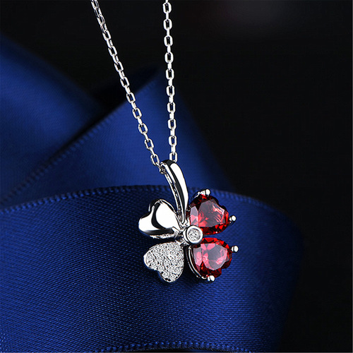 Korean Lucky Clover Necklace with Natural Stones, Four-Leaf Clover, Garnet Pendant, Red Crystal Necklace for Women, Lockchain Jewelry Accessory