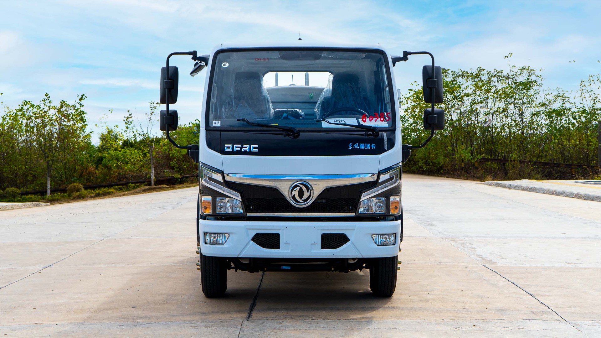 Dongfeng Xiaofurika Sprinkler Truck 5 Square Blue Plate Sprinkler Truck Garden Greening Construction Site Dust Reduction Door-To-Door Delivery