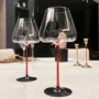 高档家用高脚黑底红酒杯